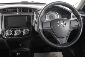 Седан Toyota Corolla Axio 2013 года, 889000 рублей, Кемерово