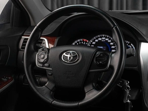 Седан Toyota Camry 2012 года, 1649000 рублей, Тюмень