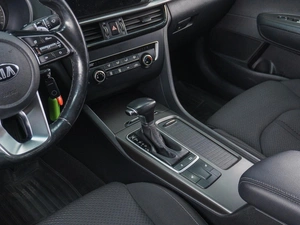 Седан Kia Optima 2019 года, 1699000 рублей, Сургут
