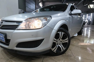 Седан Opel Astra 2010 года, 749000 рублей, Новокузнецк