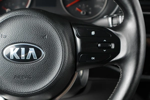 Седан Kia Rio 2017 года, 1379000 рублей, Тюмень