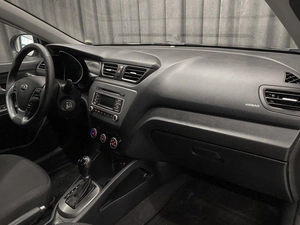 Седан Kia Rio 2017 года, 799000 рублей, Красноярск