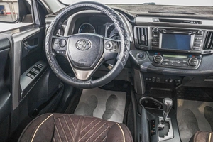 Внедорожник Toyota RAV4 2016 года, 2399000 рублей, Барнаул