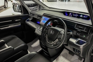 Минивэн Honda Stepwgn Spada 2021 года, 3037000 рублей, Красноярск