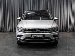 Внедорожник Volkswagen Tiguan 2017 года, 2990000 рублей, Тюмень