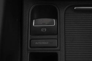 Внедорожник Volkswagen Tiguan 2011 года, 1289000 рублей, Кемерово