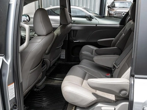 Минивэн Toyota Sienna 2017 года, 3170000 рублей, Краснодар