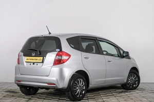 Хетчбэк Honda Fit 2012 года, 829000 рублей, Красноярск