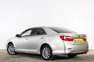 Седан Toyota Camry 2012 года, 1749000 рублей, Тюмень