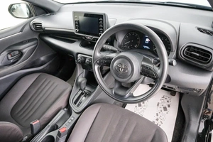 Хетчбэк Toyota Yaris 2021 года, 1149000 рублей, Красноярск