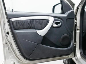 Седан Renault Logan 2010 года, 440000 рублей, Красноярск