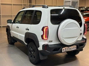 Внедорожник ВАЗ (LADA) Niva Travel 2022 года, 1067000 рублей, Красноярск