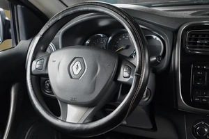 Седан Renault Logan 2016 года, 799000 рублей, Тюмень