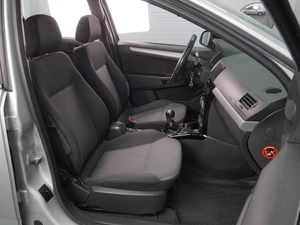 Универсал Opel Astra 2010 года, 579000 рублей, Воронеж
