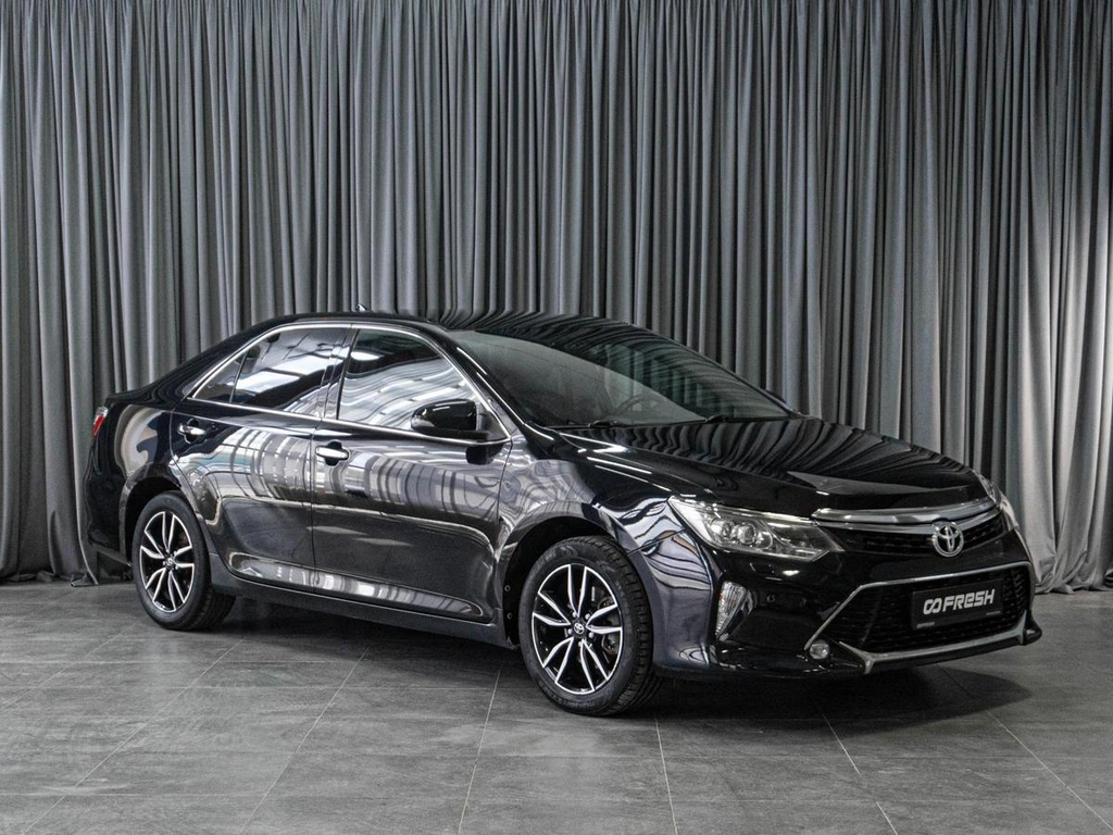 Седан Toyota Camry 2017 года, 1979000 рублей, Тюмень