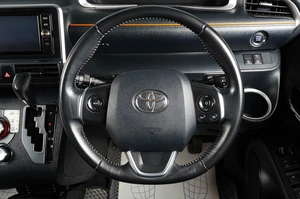 Минивэн Toyota Sienta 2016 года, 1529000 рублей, Тюмень
