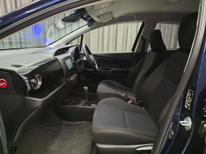 Хетчбэк Toyota Vitz 2018 года, 1089000 рублей, Красноярск