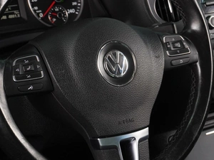 Внедорожник Volkswagen Tiguan 2014 года, 1357000 рублей, Воронеж