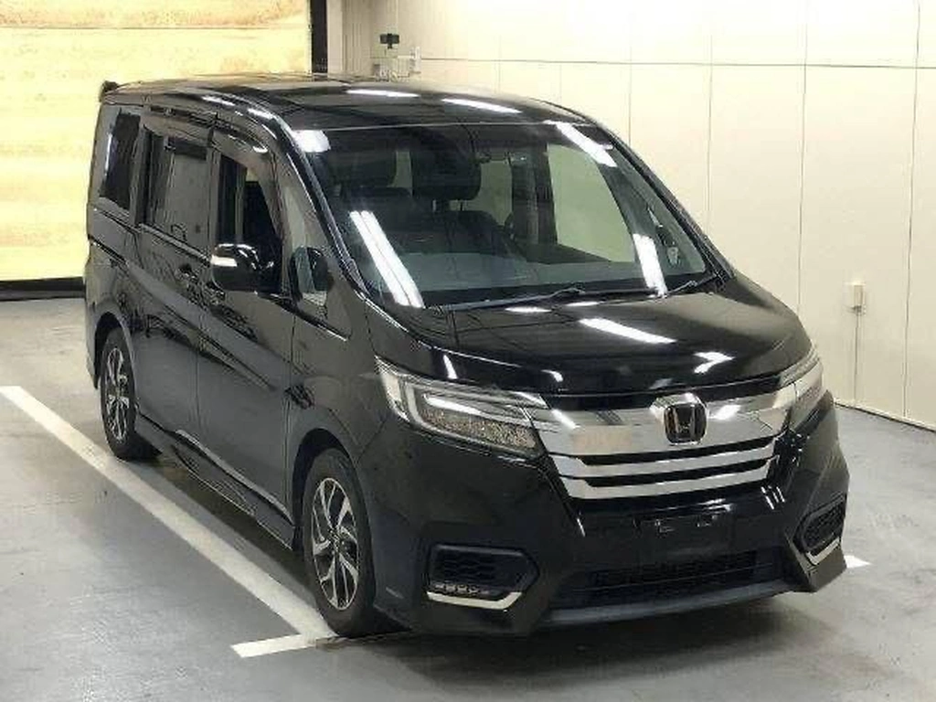 Минивэн Honda Stepwgn Spada 2020 года, 2419000 рублей, Красноярск