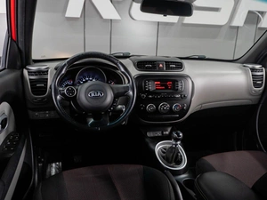 Хетчбэк Kia Soul 2015 года, 1169000 рублей, Тюмень