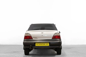 Седан Daewoo Nexia 2002 года, 219000 рублей, Барнаул
