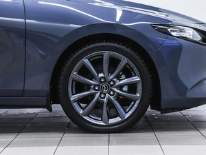 Хетчбэк Mazda 3 2019 года, 1699000 рублей, Красноярск