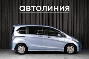 Минивэн Honda Freed 2012 года, 929000 рублей, Красноярск