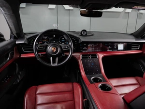 Седан Porsche Taycan 2020 года, 8350000 рублей, Тюмень
