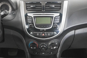Хетчбэк Hyundai Solaris 2011 года, 879000 рублей, Кемерово