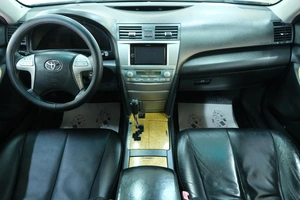 Седан Toyota Camry 2006 года, 989000 рублей, Омск