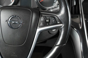 Хетчбэк Opel Astra 2012 года, 949000 рублей, Тюмень