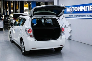 Минивэн Toyota Verso 2010 года, 1158000 рублей, Солонцы