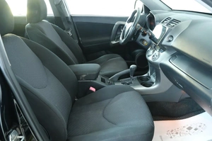 Внедорожник Toyota RAV4 2011 года, 1429000 рублей, Омск