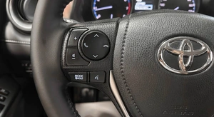 Внедорожник Toyota RAV4 2016 года, 2457000 рублей, Красноярск