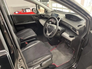 Минивэн Honda Freed 2014 года, 1085000 рублей, Красноярск