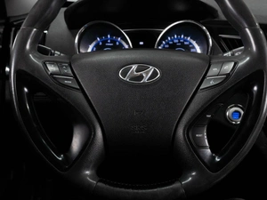 Седан Hyundai Sonata 2010 года, 1000000 рублей, Тюмень