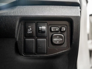 Лифтбек Toyota Prius 2012 года, 1235000 рублей, Красноярск