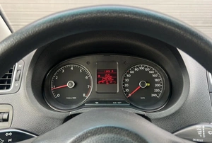 Седан Volkswagen Polo 2011 года, 790000 рублей, Солонцы