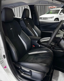 Хетчбэк Toyota Prius PHV 2018 года, 2357000 рублей, Красноярск