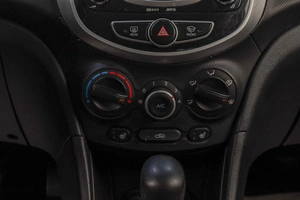 Седан Hyundai Solaris 2012 года, 829000 рублей, Челябинск