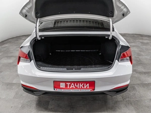 Седан Hyundai Elantra 2021 года, 2015000 рублей, Красноярск