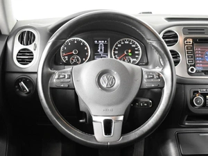 Внедорожник Volkswagen Tiguan 2010 года, 1243100 рублей, Казань