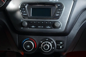 Седан Kia Rio 2014 года, 619000 рублей, Тюмень