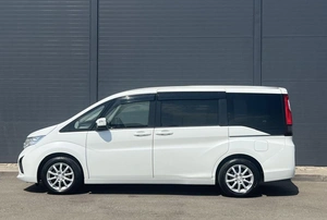 Минивэн Honda Stepwgn 2018 года, 1890000 рублей, Солонцы