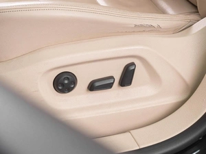 Внедорожник Volkswagen Tiguan 2013 года, 1819000 рублей, Тюмень