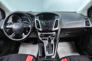 Хетчбэк Ford Focus 2013 года, 809000 рублей, Челябинск