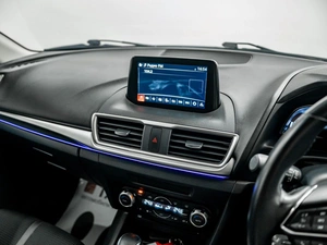 Седан Mazda Axela 2018 года, 1300000 рублей, Красноярск