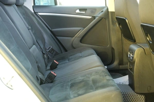Внедорожник Volkswagen Tiguan 2012 года, 1319000 рублей, Омск