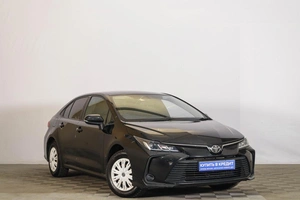 Седан Toyota Corolla 2019 года, 1819000 рублей, Тюмень