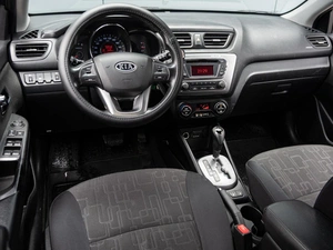 Хетчбэк Kia Rio 2012 года, 750000 рублей, Краснодар